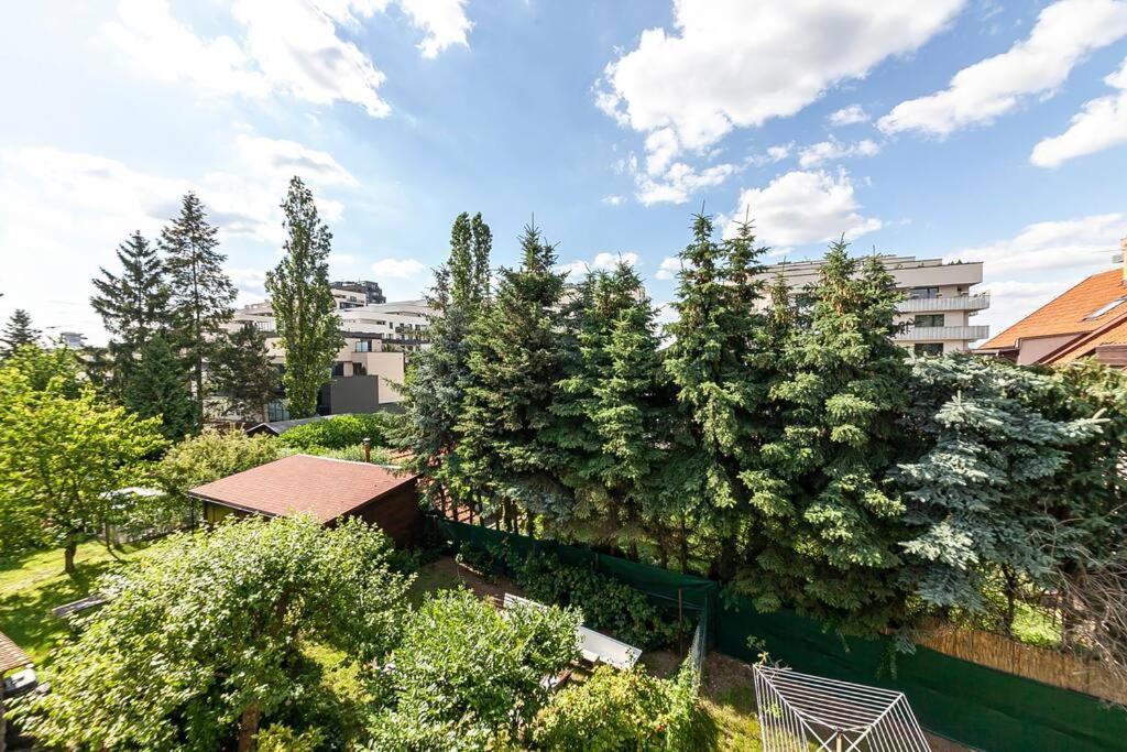 Apartamento Village-like Peace & Quiet In City + Parking
